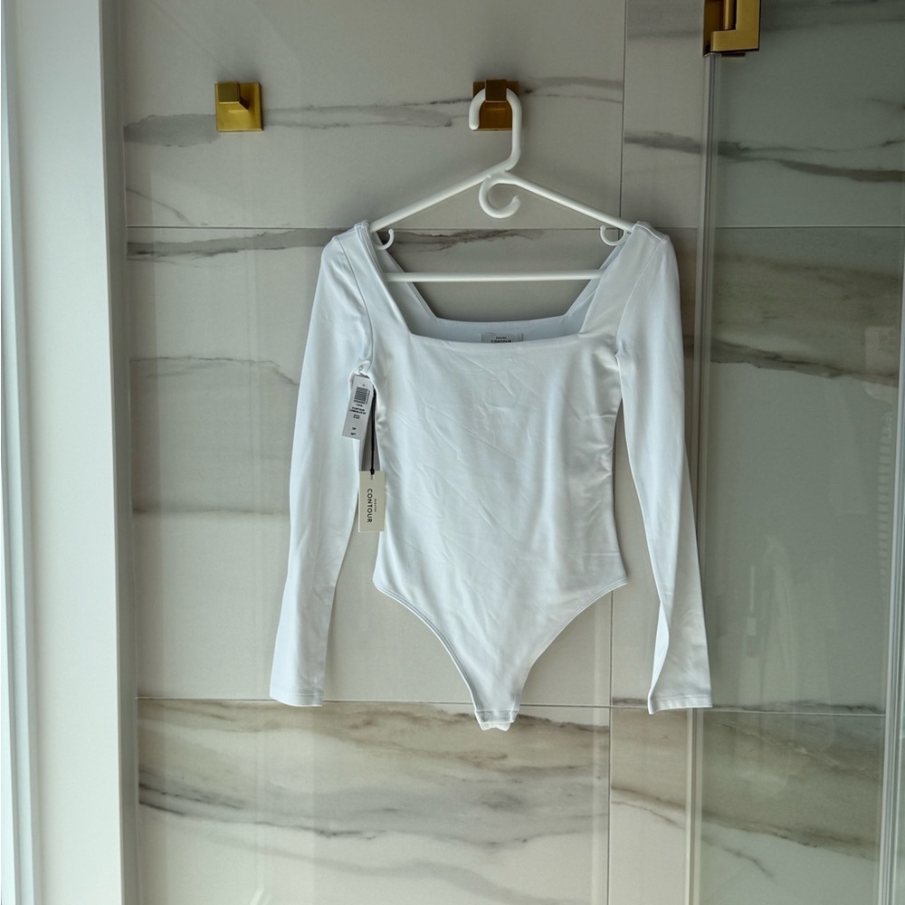 NWT Aritzia Babaton Contour Squareneck Bodysuit Size S White